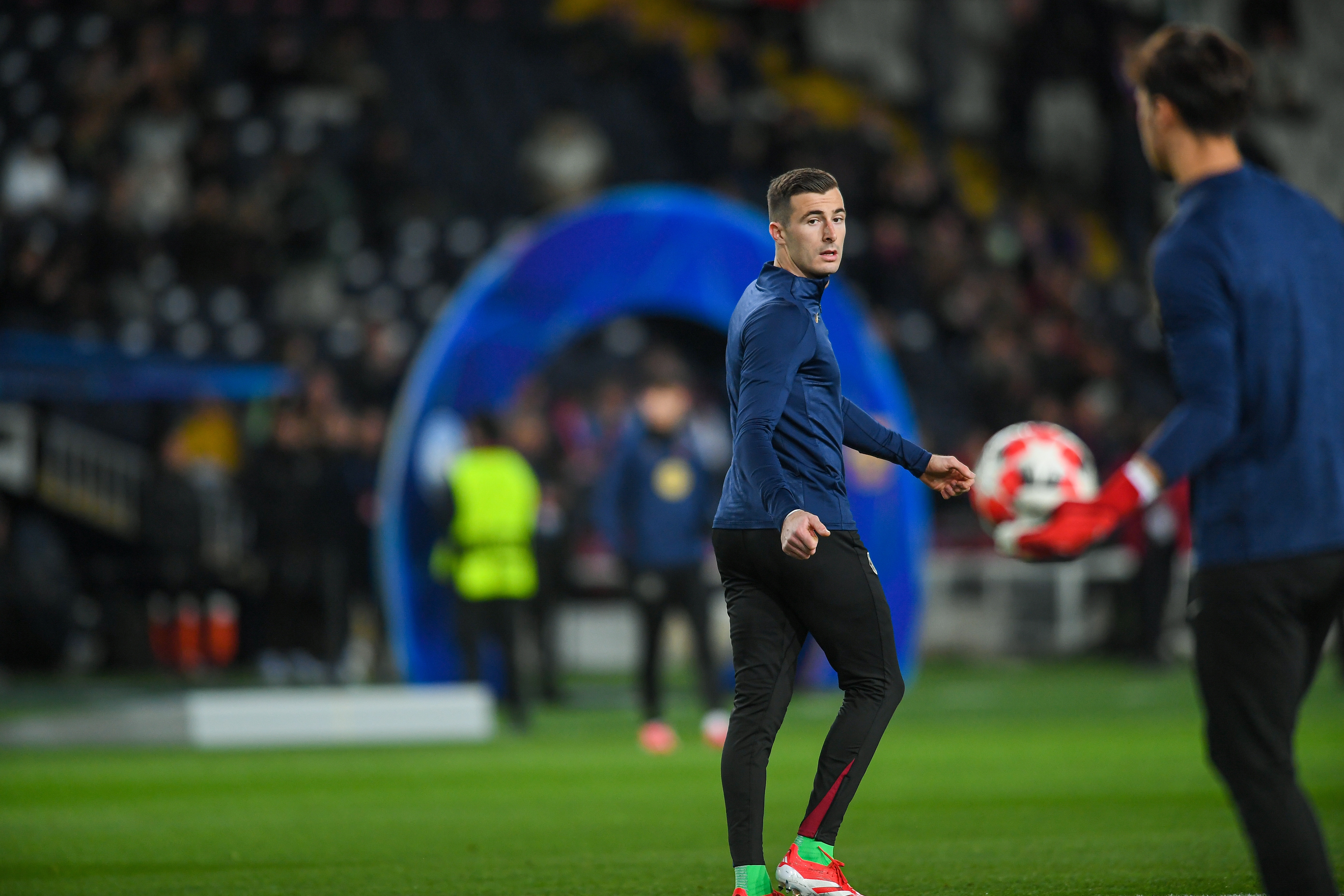 莫雷托：佩尼亞在跟埃爾切談判，但被外租前需要先跟巴薩完成續(xù)約