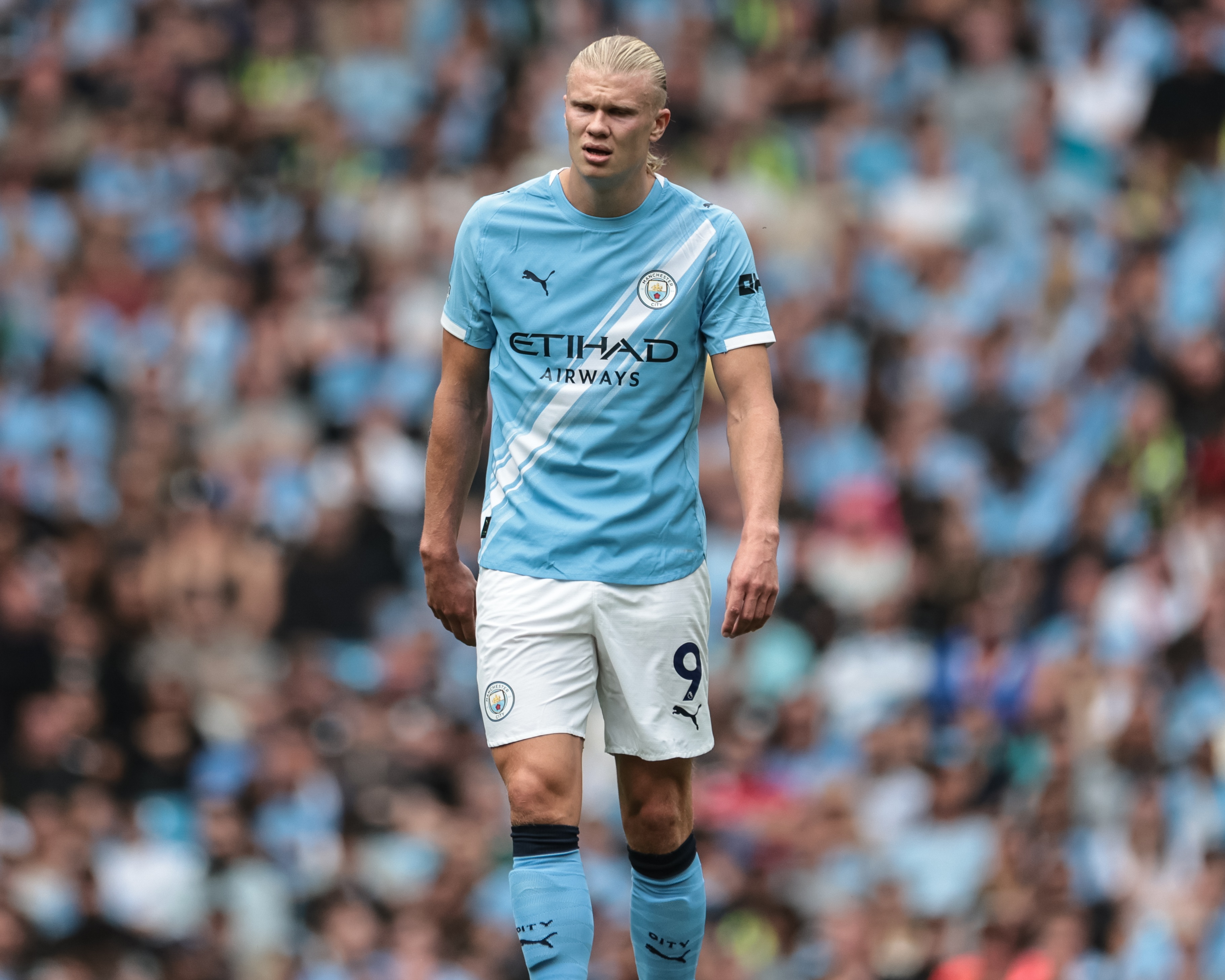 記者：多庫至今僅助攻哈蘭德1次，兩人正在訓(xùn)練中加強配合演練