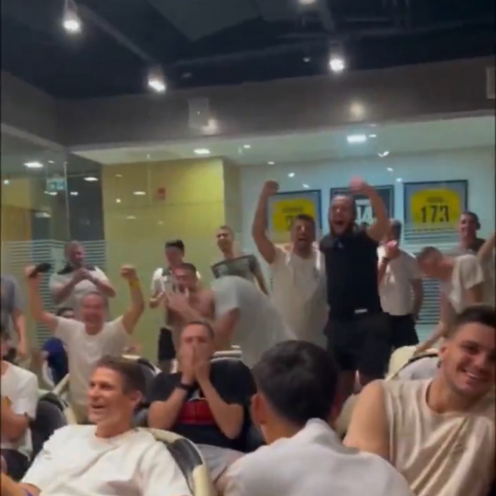 太開(kāi)心了！歐冠主場(chǎng)抽到皇馬，凱拉特球員激動(dòng)吶喊、抱頭不敢相信