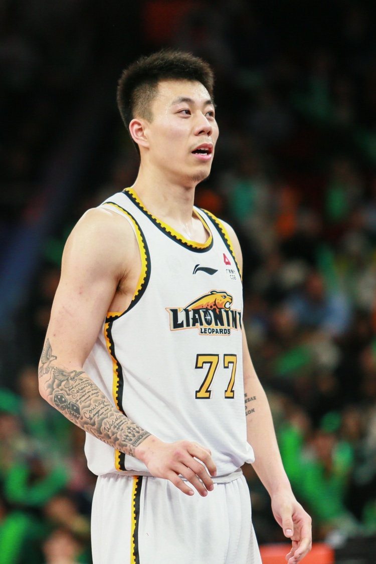 媒體人：因?yàn)镃BA的合同制度完善了 球員轉(zhuǎn)會之事就顯得越來越職業(yè)