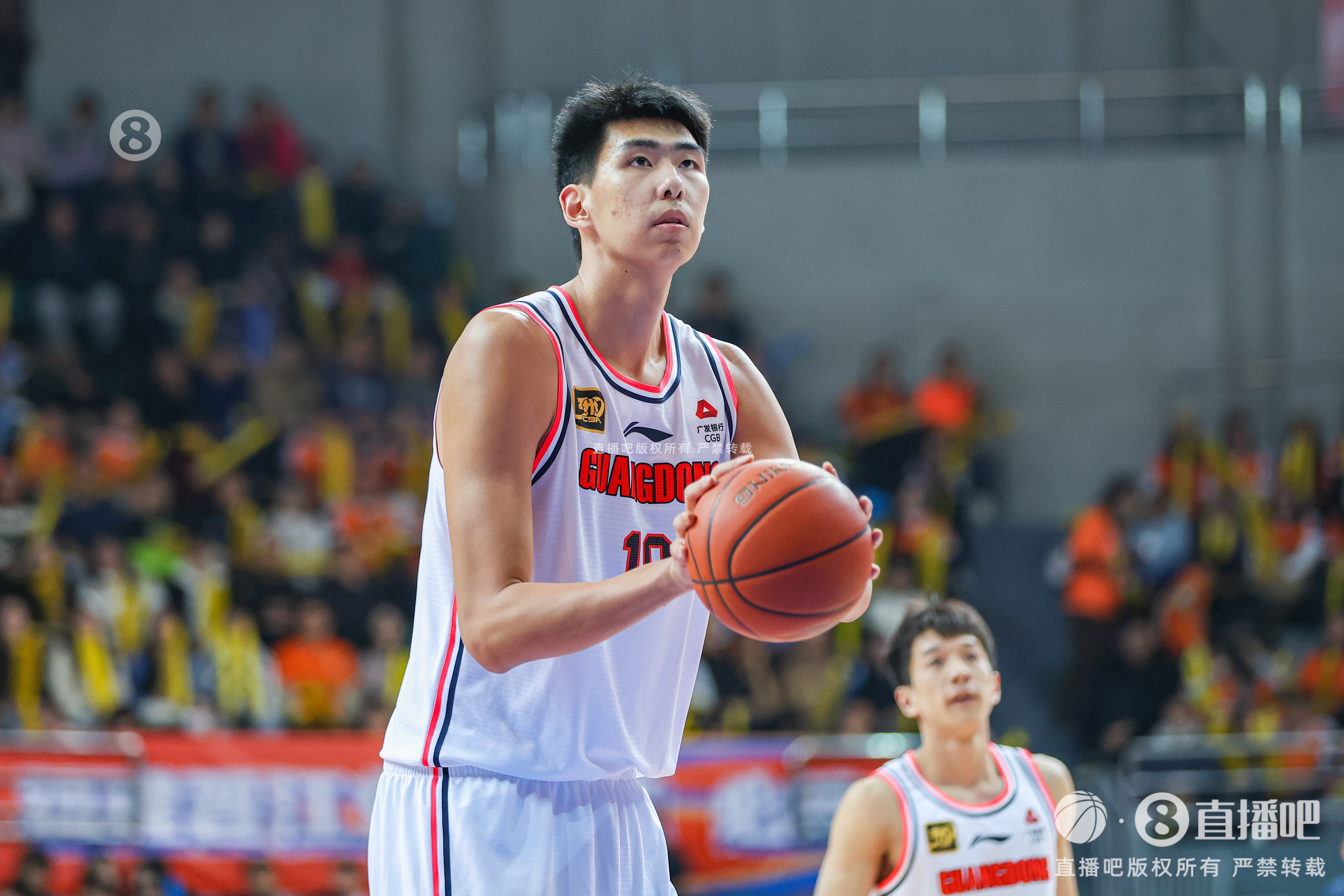 朱總心思細膩！媒體人：廣東在交易中設(shè)置了徐昕的回購條款