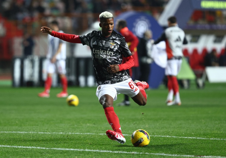 記者：伯恩利173萬鎊租本菲卡后腰弗洛倫蒂諾，含條件性買斷條款