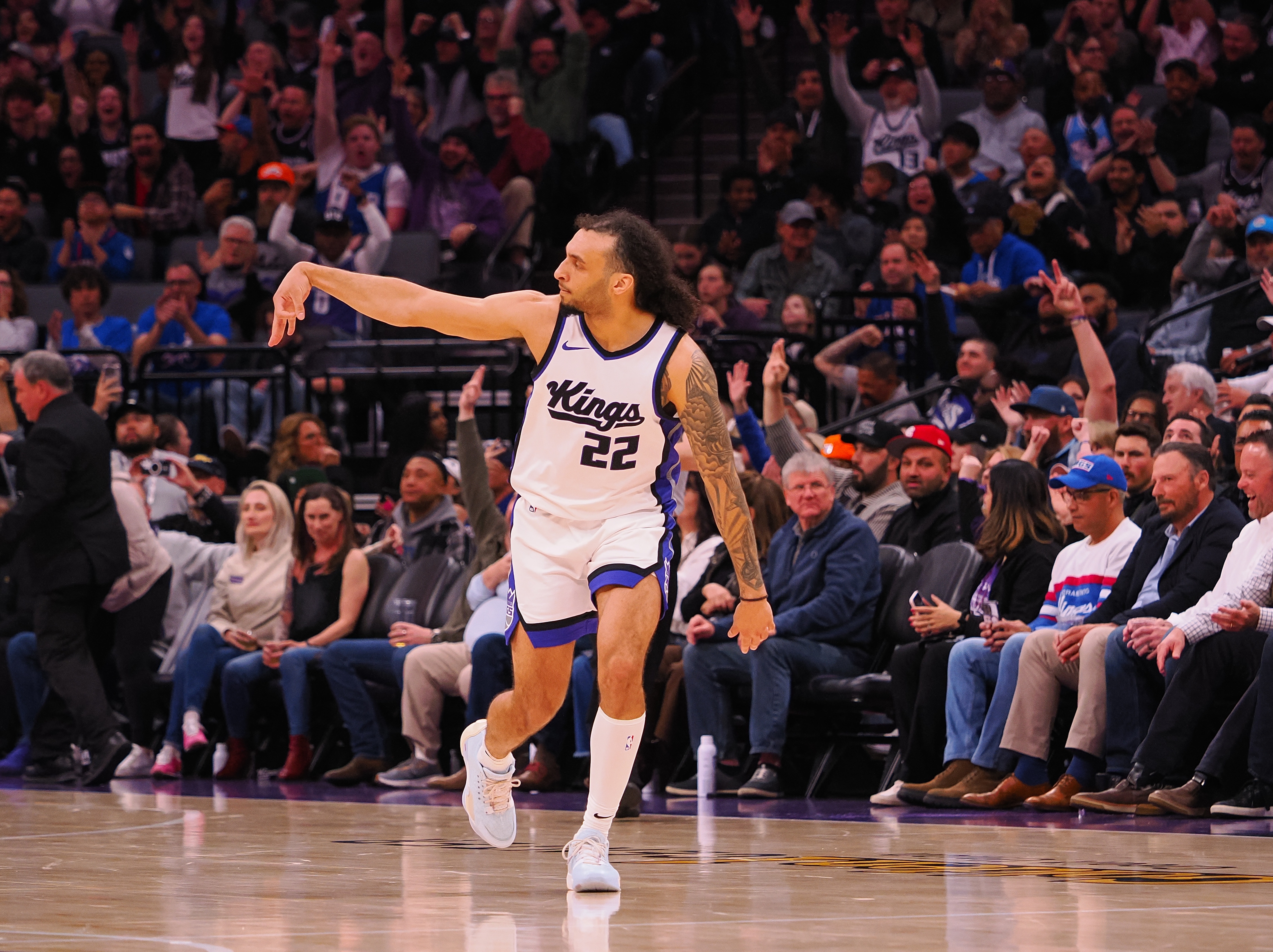 美記：相比于交易蒙克 國王更可能交易德文-卡特以簽下威少