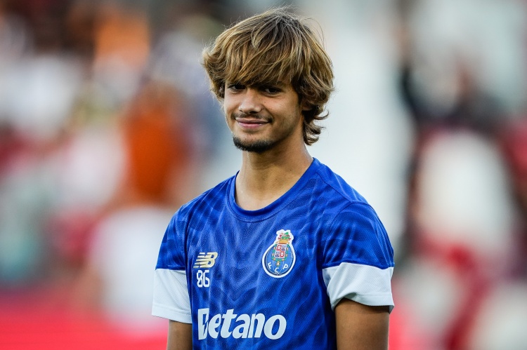 隊報：18歲波爾圖天才前鋒莫拉接近7000萬歐加盟吉達聯(lián)合