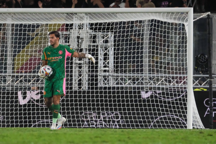 羅馬諾：1200萬歐報(bào)價(jià)不足以說服曼城放埃德森，但費(fèi)內(nèi)巴切在爭取