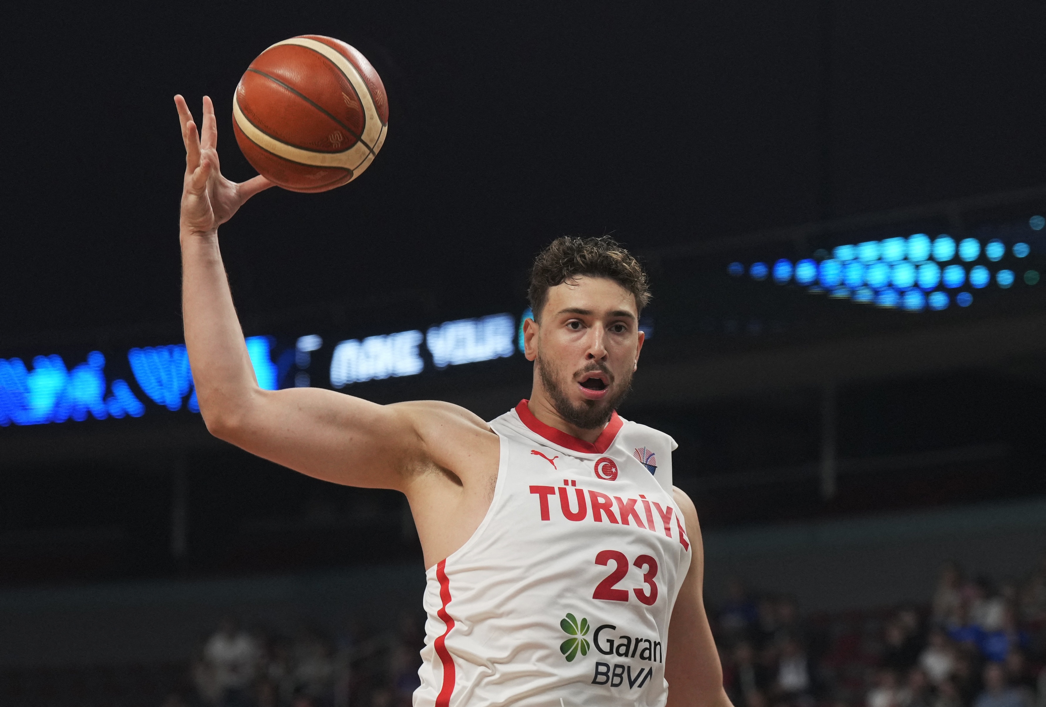 三節(jié)打卡！申京壓制科塔首節(jié)9中7砍14分 全場21分鐘20分7板5助