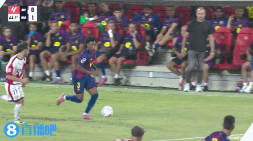 還好無大礙，巴爾德帶球突進被絆倒，接受治療后繼續(xù)比賽