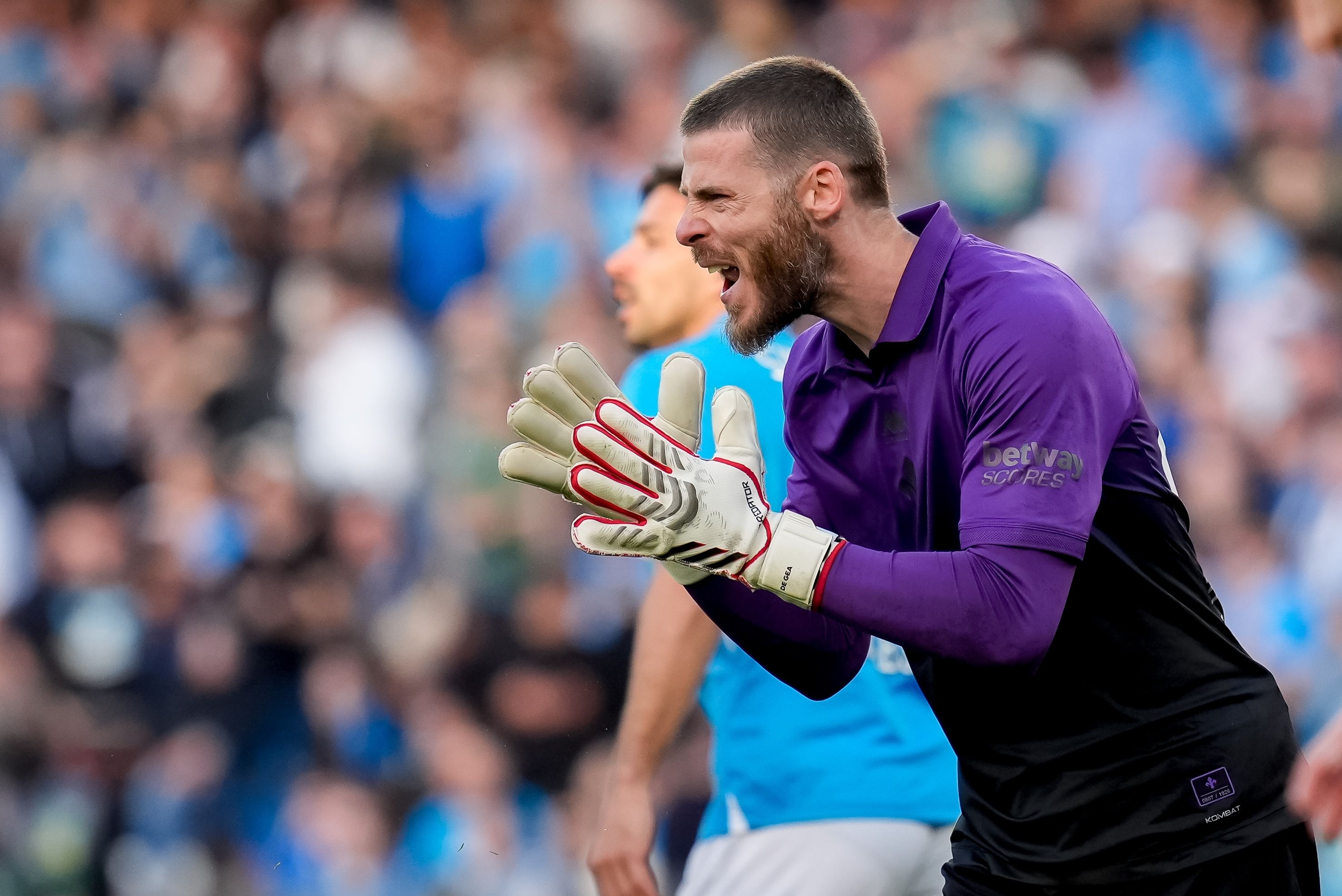 德赫亞：我想問個問題，轉(zhuǎn)會窗該在賽季開始前關(guān)閉嗎？