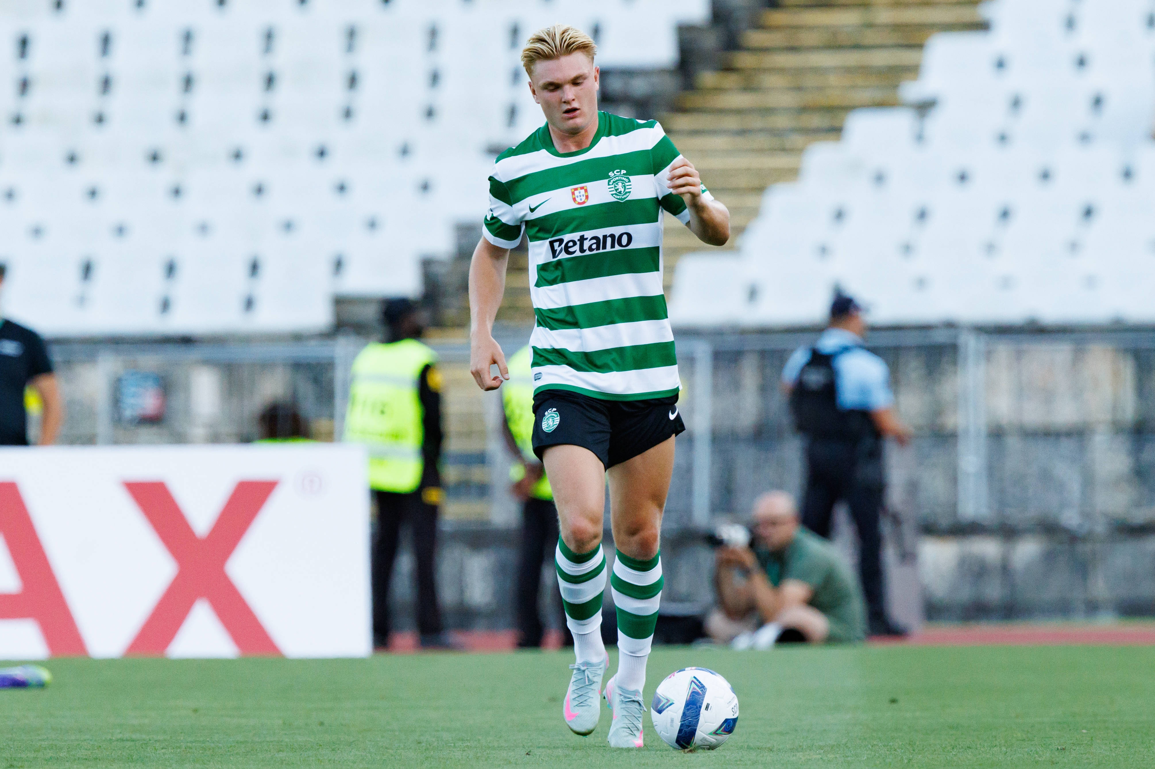 記者：哈德爾轉(zhuǎn)會(huì)萊比錫達(dá)協(xié)議只差最后細(xì)節(jié)，已預(yù)約私人飛機(jī)