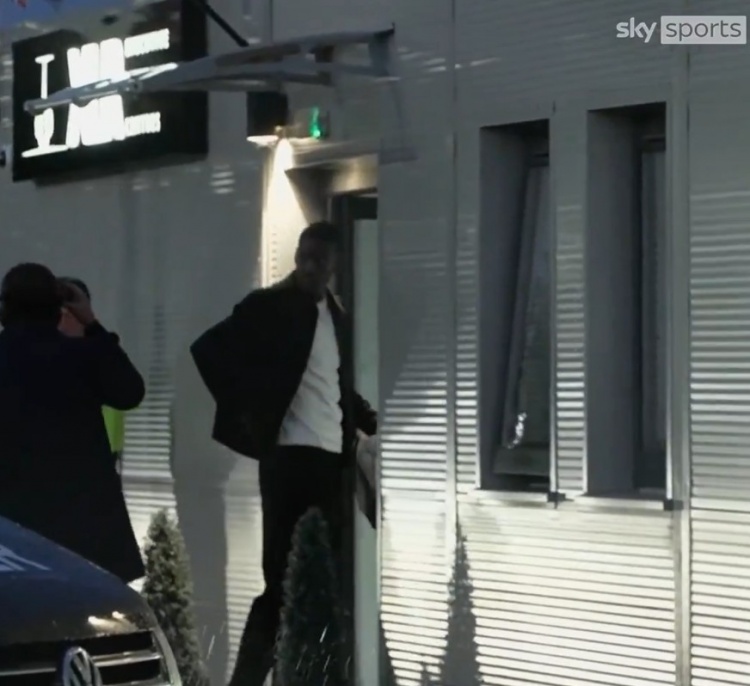 轉(zhuǎn)會(huì)已完成！天空：伊薩克抵達(dá)利物浦機(jī)場(chǎng)，將前往瑞典國(guó)家隊(duì)報(bào)道