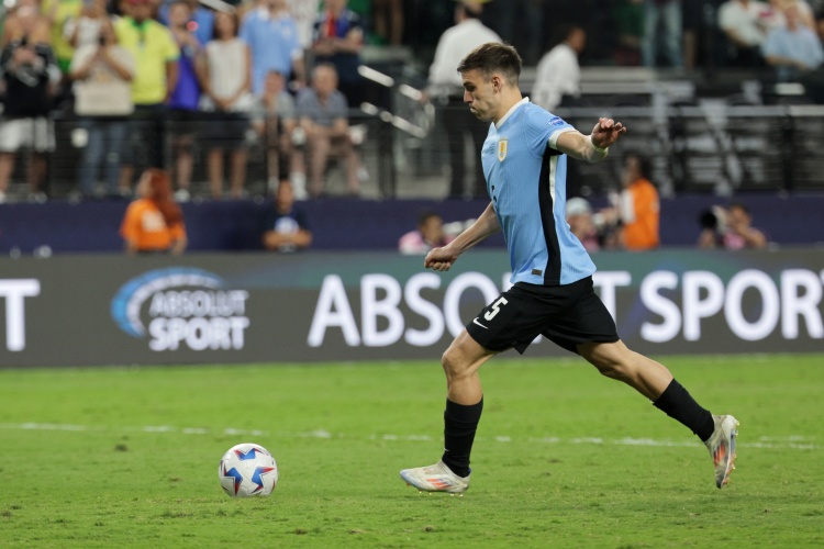 烏加特：以球員實力烏拉圭可以踢出頂級水平 我渴望贏得曼聯(lián)首發(fā)