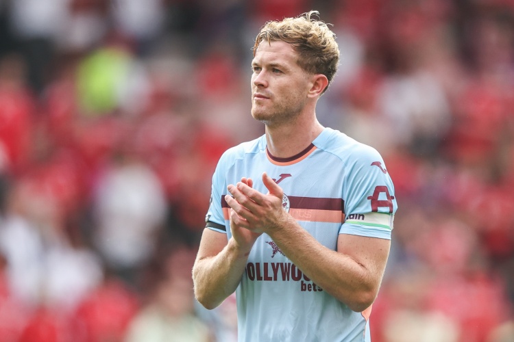 英媒：熱刺、利物浦和曼聯(lián)都在關(guān)注布倫特福德隊長柯林斯