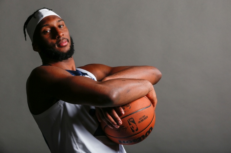 斯通：奧科吉是個年輕的老將 我喜歡這類型的球員 他很適合我們