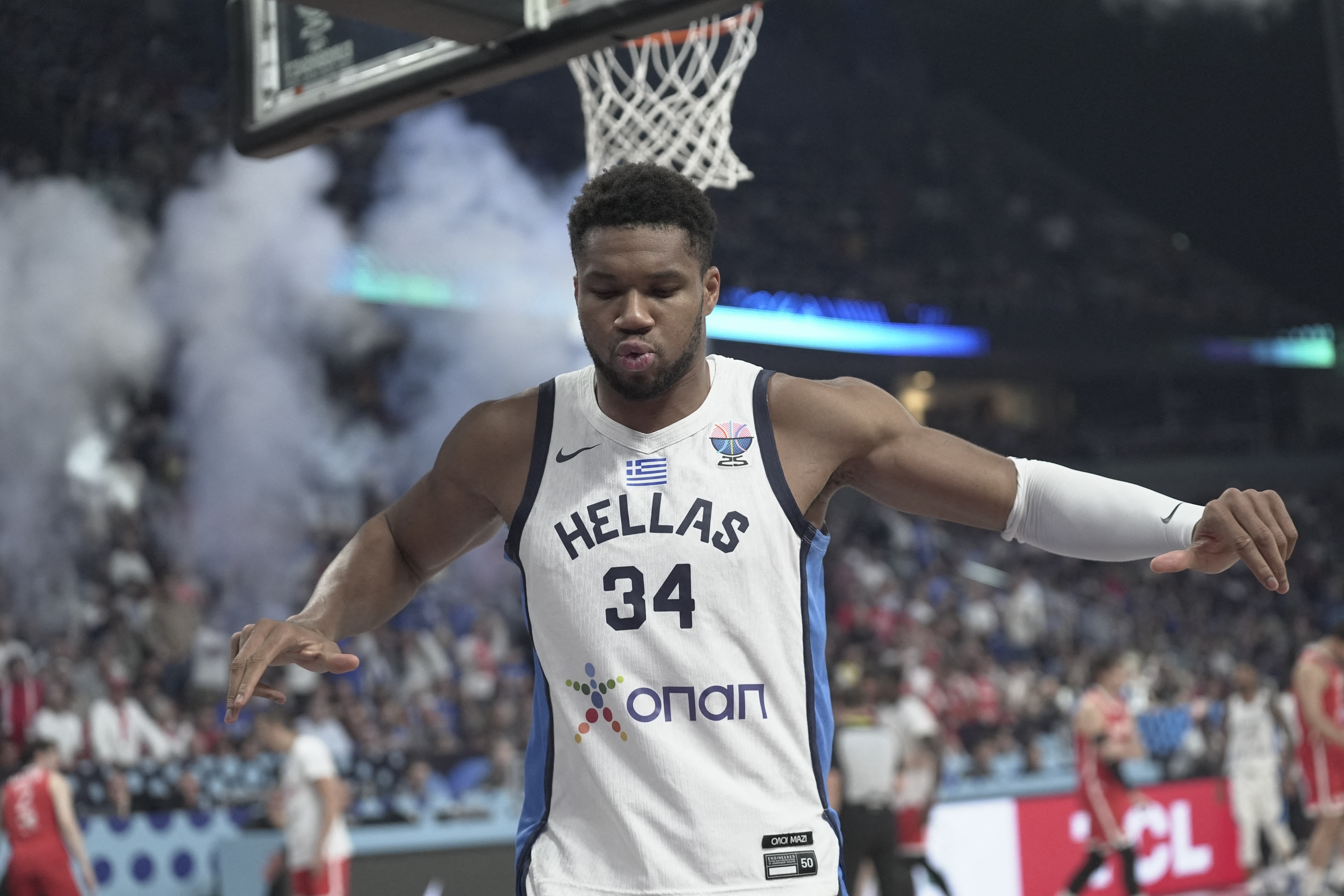 差距較大！希臘全隊(duì)半場(chǎng)罰球20中13 芬蘭全隊(duì)罰球僅6中4