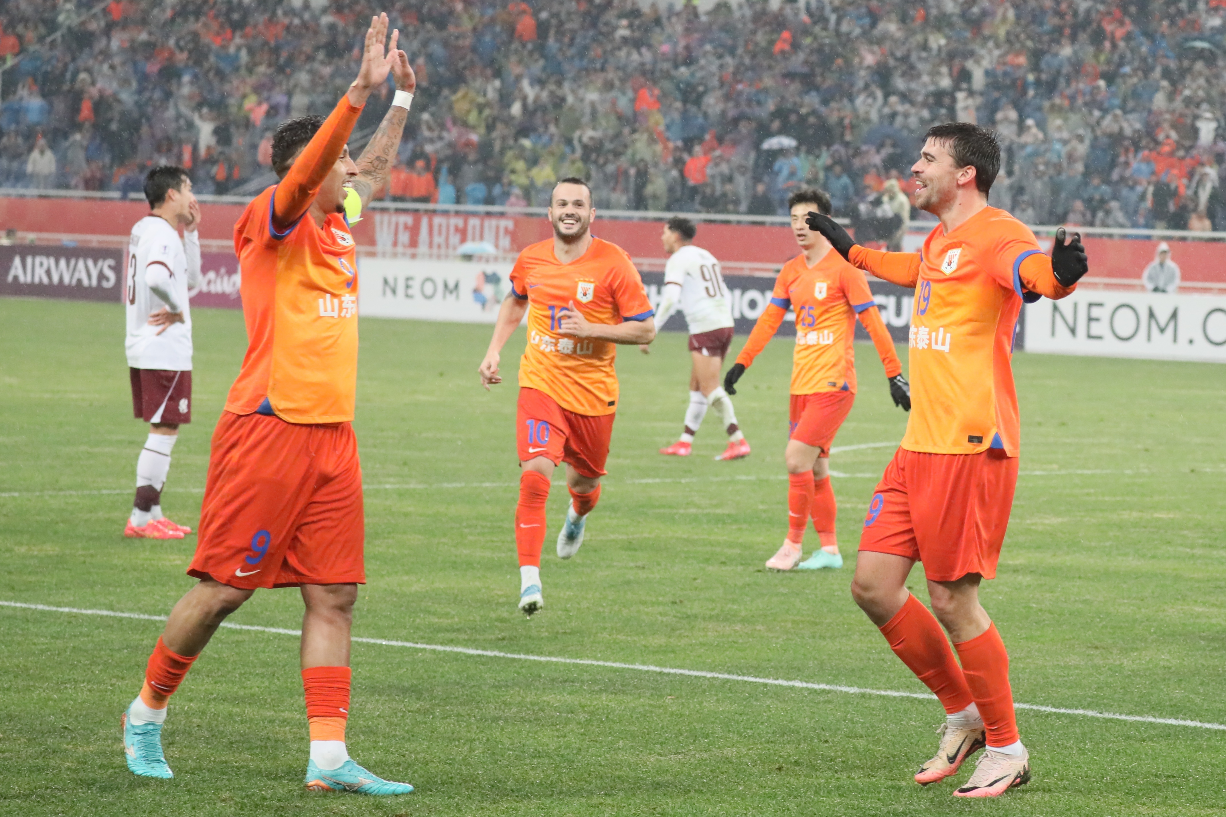 魯媒：事實(shí)證明此前瓦科、克雷桑不兼容，是崔康熙戰(zhàn)術(shù)設(shè)計(jì)的問題