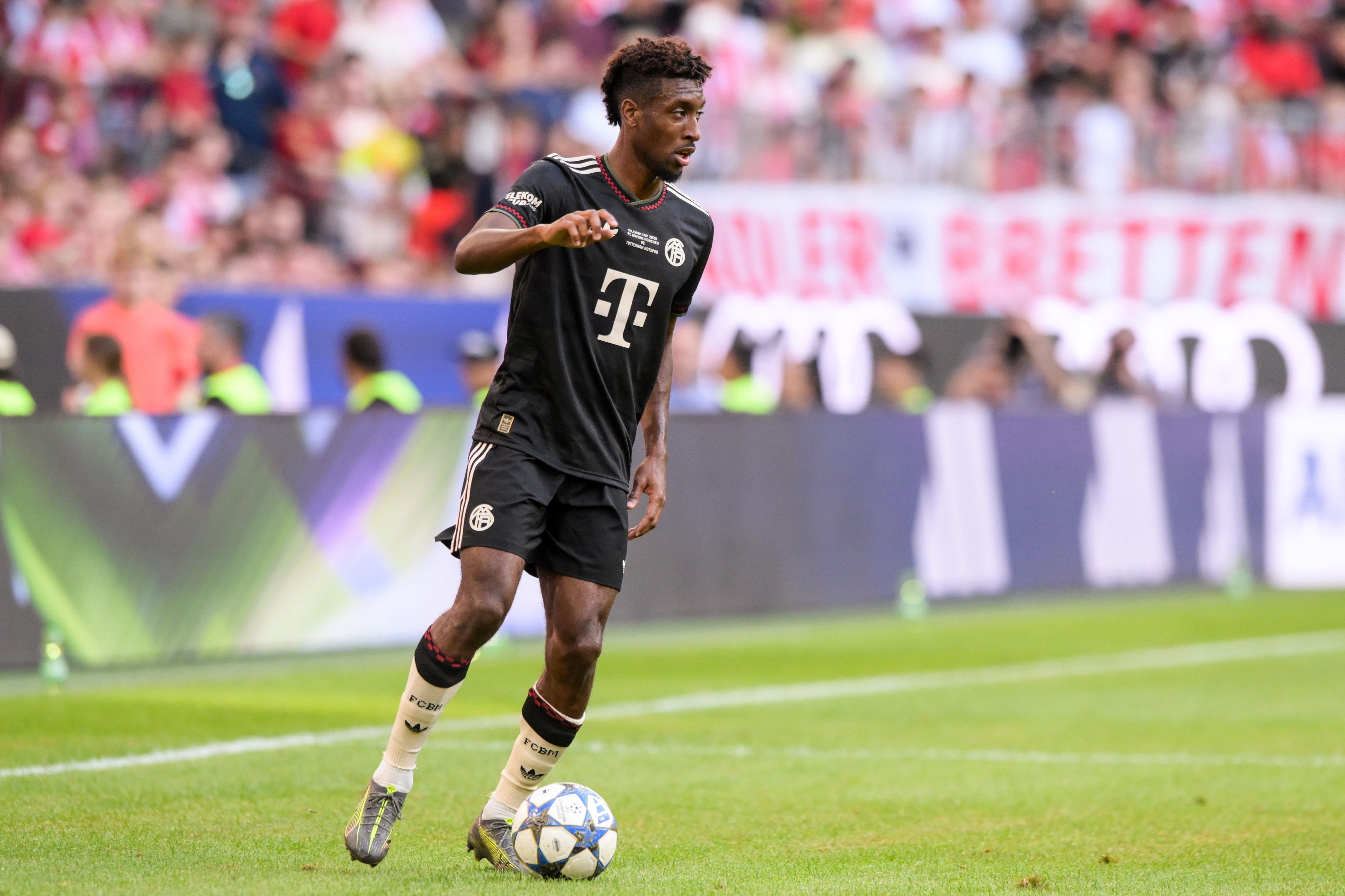 科曼：我現(xiàn)場見證了巴黎問鼎歐冠，為他們感到高興