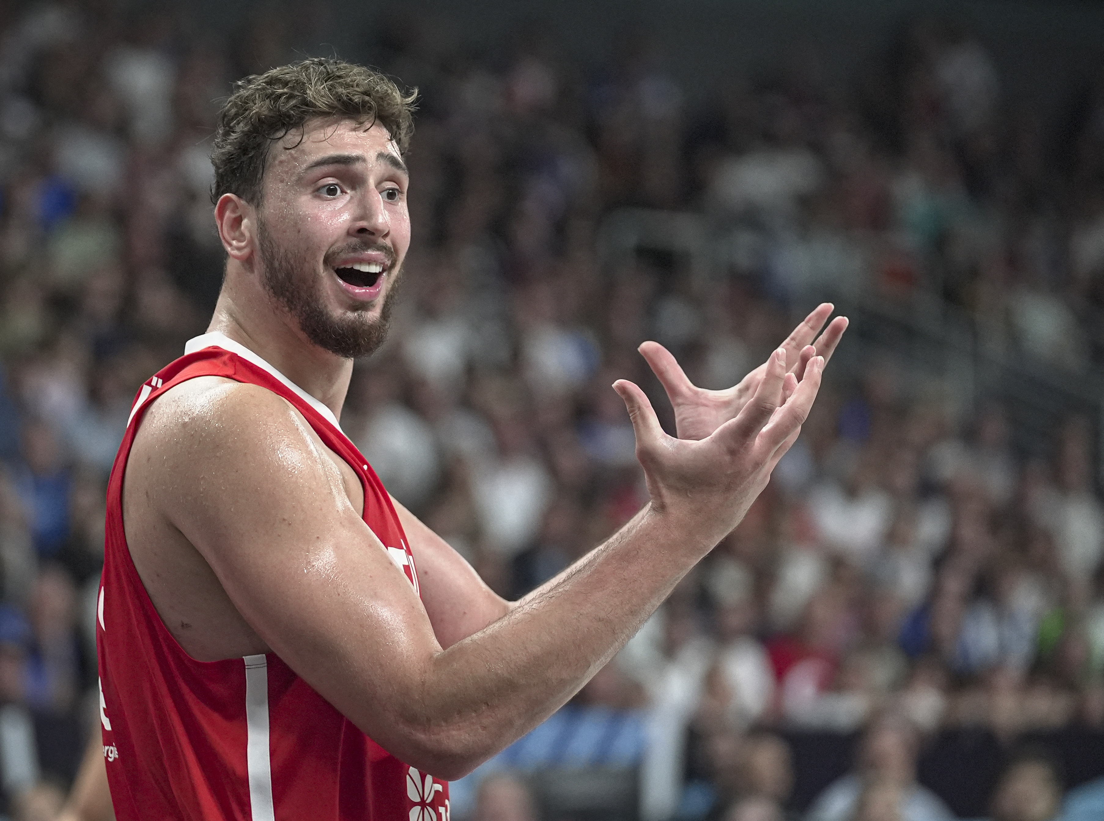 數(shù)據(jù)比小黑好…火箭記者抱怨：申京的MVP被搶劫了！