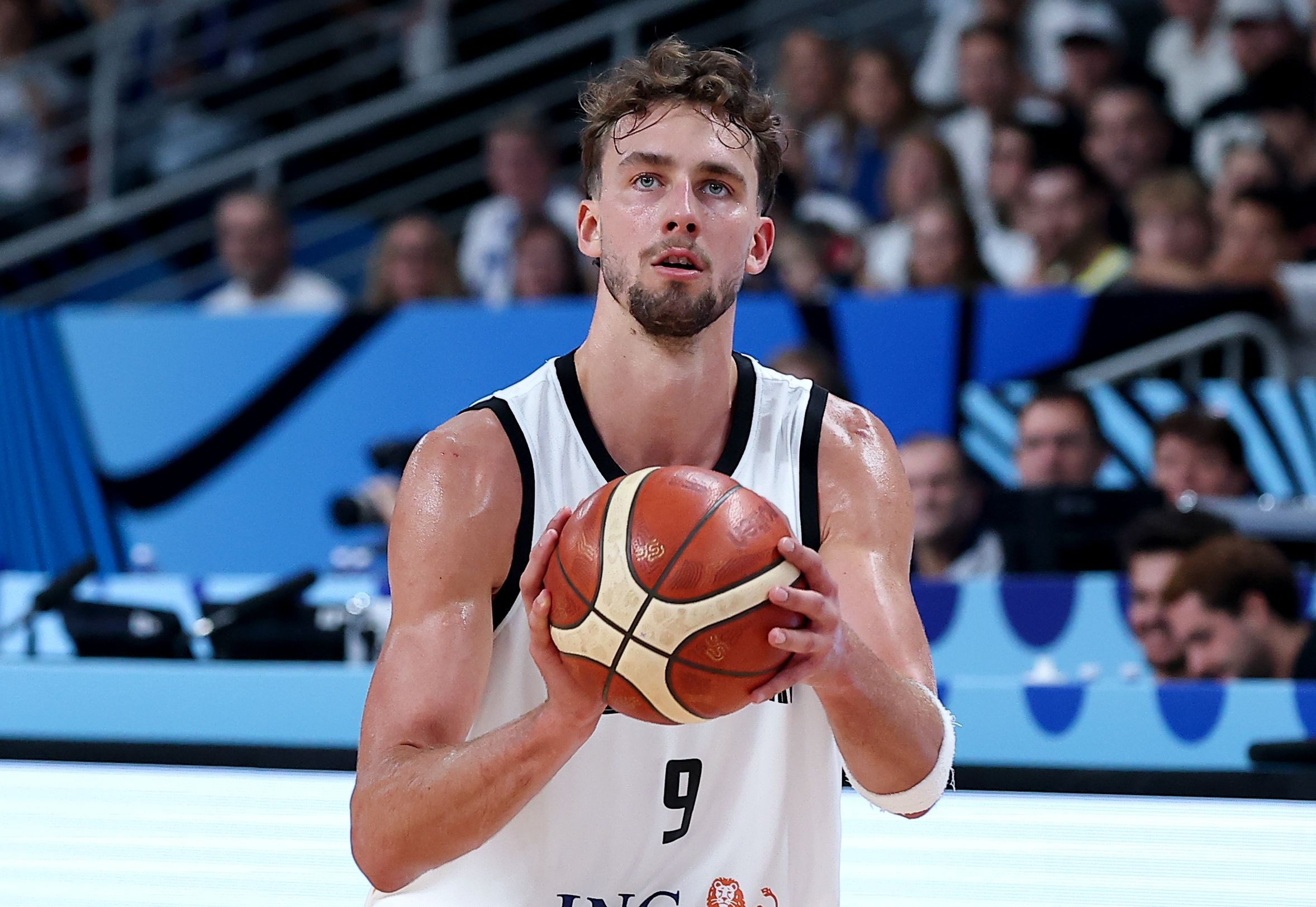 穩(wěn)定輸出！小瓦格納首節(jié)5中2&4罰3中貢獻(xiàn)8分3籃板