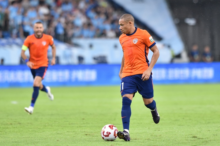 記者：備戰(zhàn)本周六齊魯?shù)卤龋鄭u海牛5名外援均參加昨天訓(xùn)練