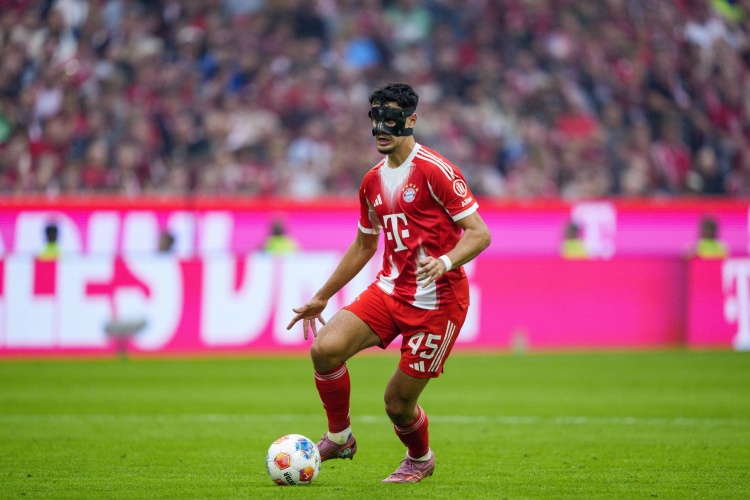 帕夫洛維奇：我慢慢習(xí)慣戴護(hù)具了，但還是盼著能早點(diǎn)摘掉它