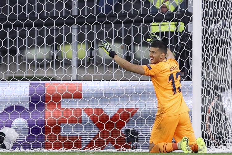 魯利上半場(chǎng)做出10次撲救，創(chuàng)03-04賽季以來(lái)歐冠半場(chǎng)撲救次數(shù)新高