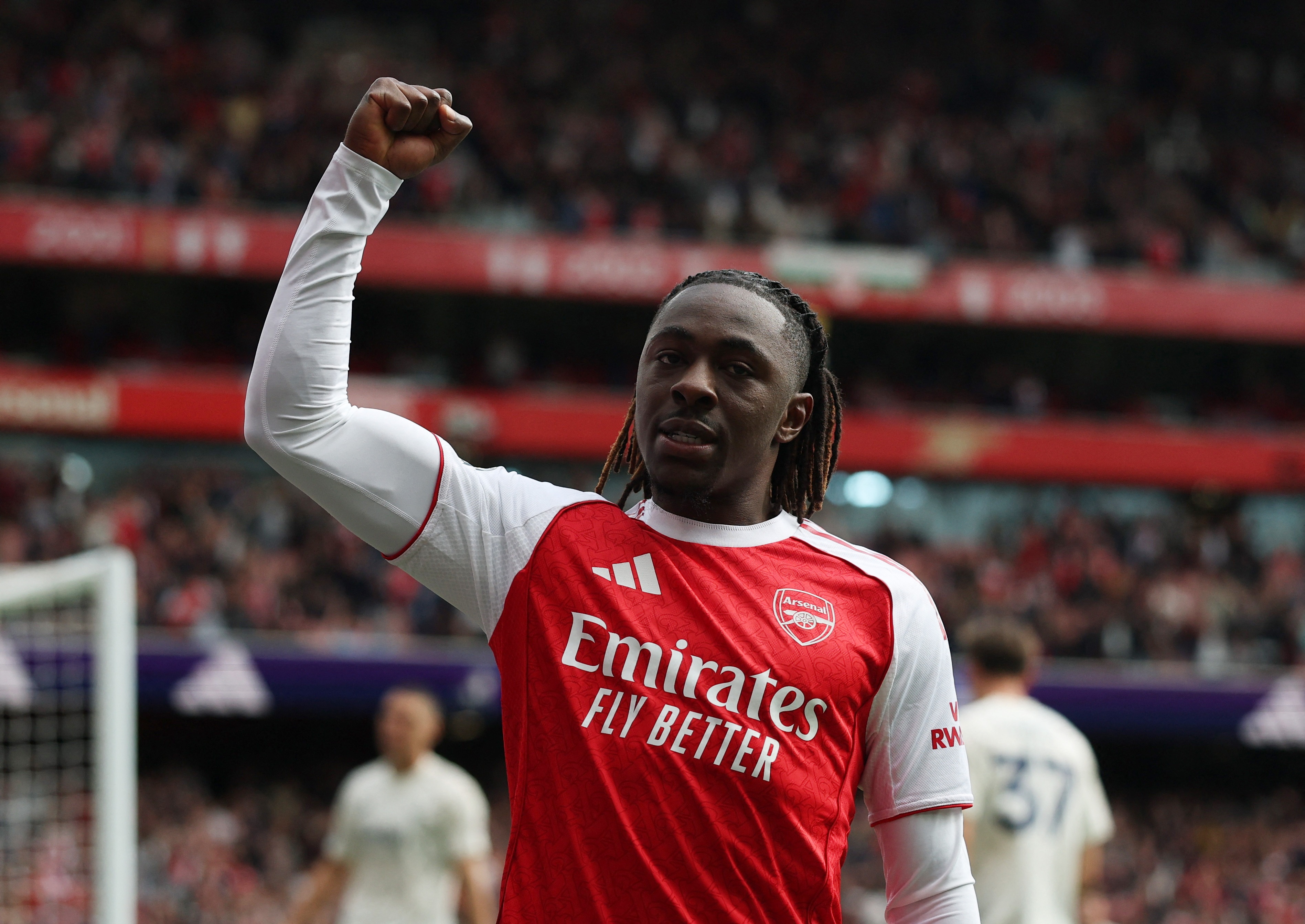 麥克馬納曼：埃澤70分鐘貢獻還不如馬丁內(nèi)利5分鐘，他需要提高