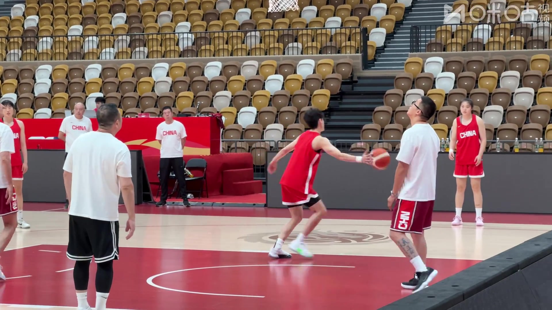中國(guó)女籃今晚熱身賽迎戰(zhàn)尤文圖特女籃 一起為女籃姑娘們加油