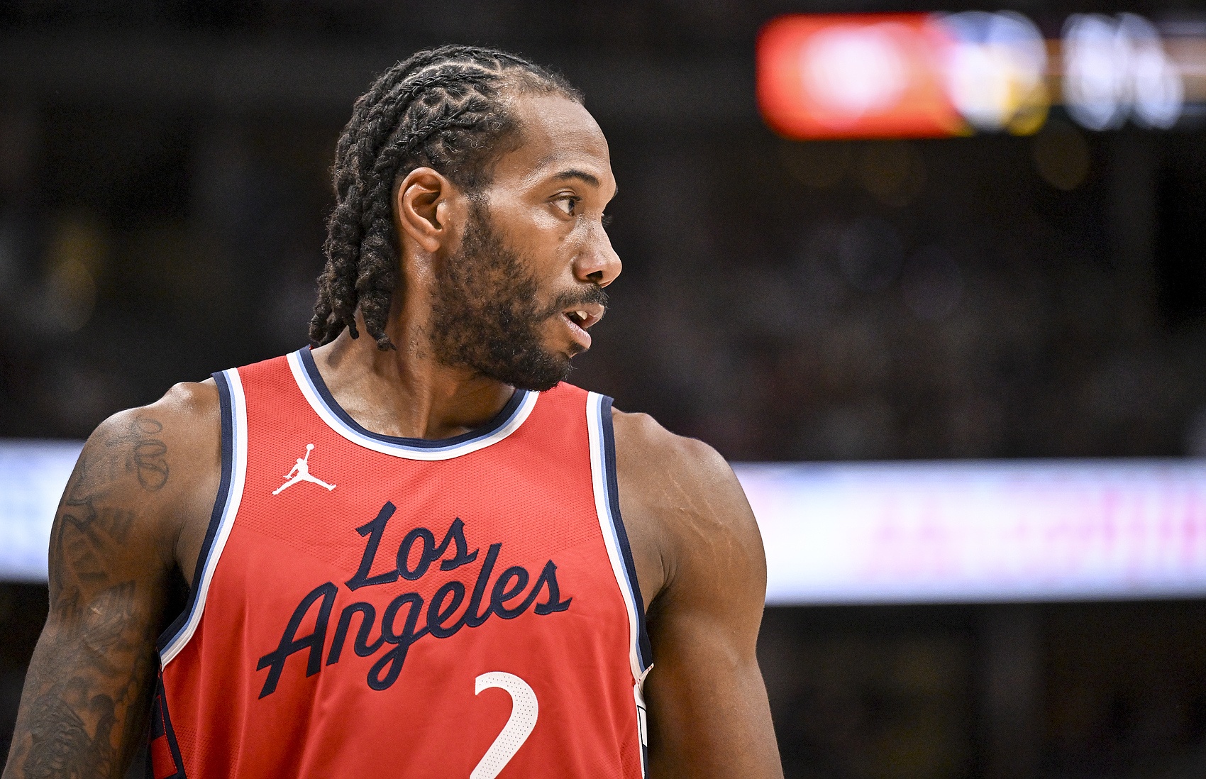 美記：小卡健康問題在內(nèi)部被視為最高機(jī)密 快船許諾對(duì)此保持沉默