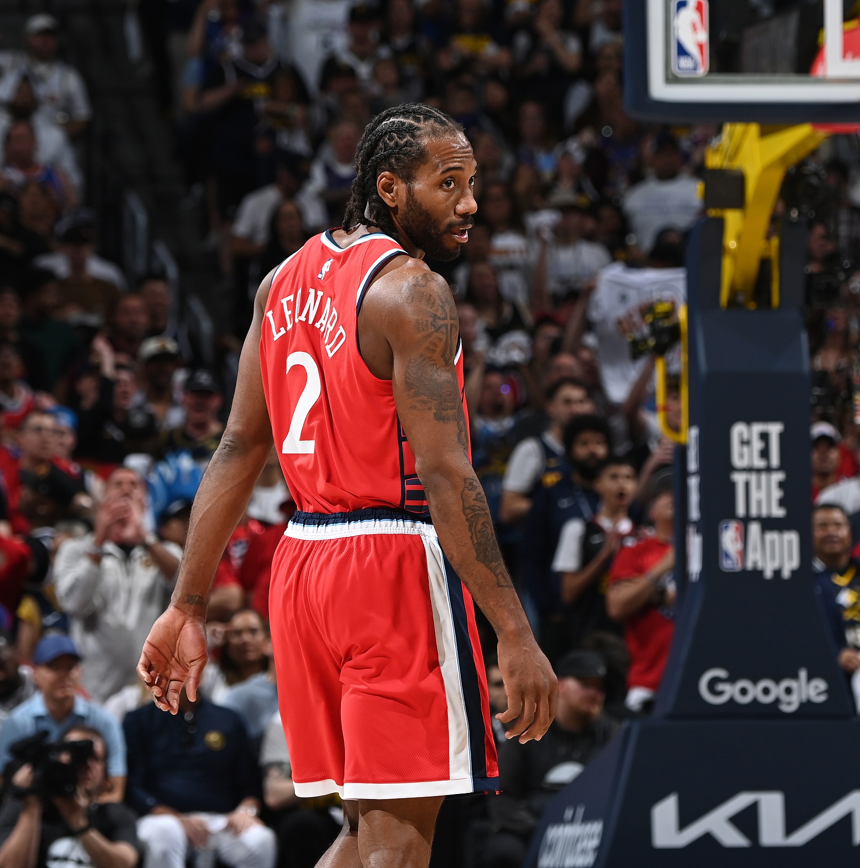 ESPN：多位總經(jīng)理和高管認為 萊昂納德預計會履行完剩余合同