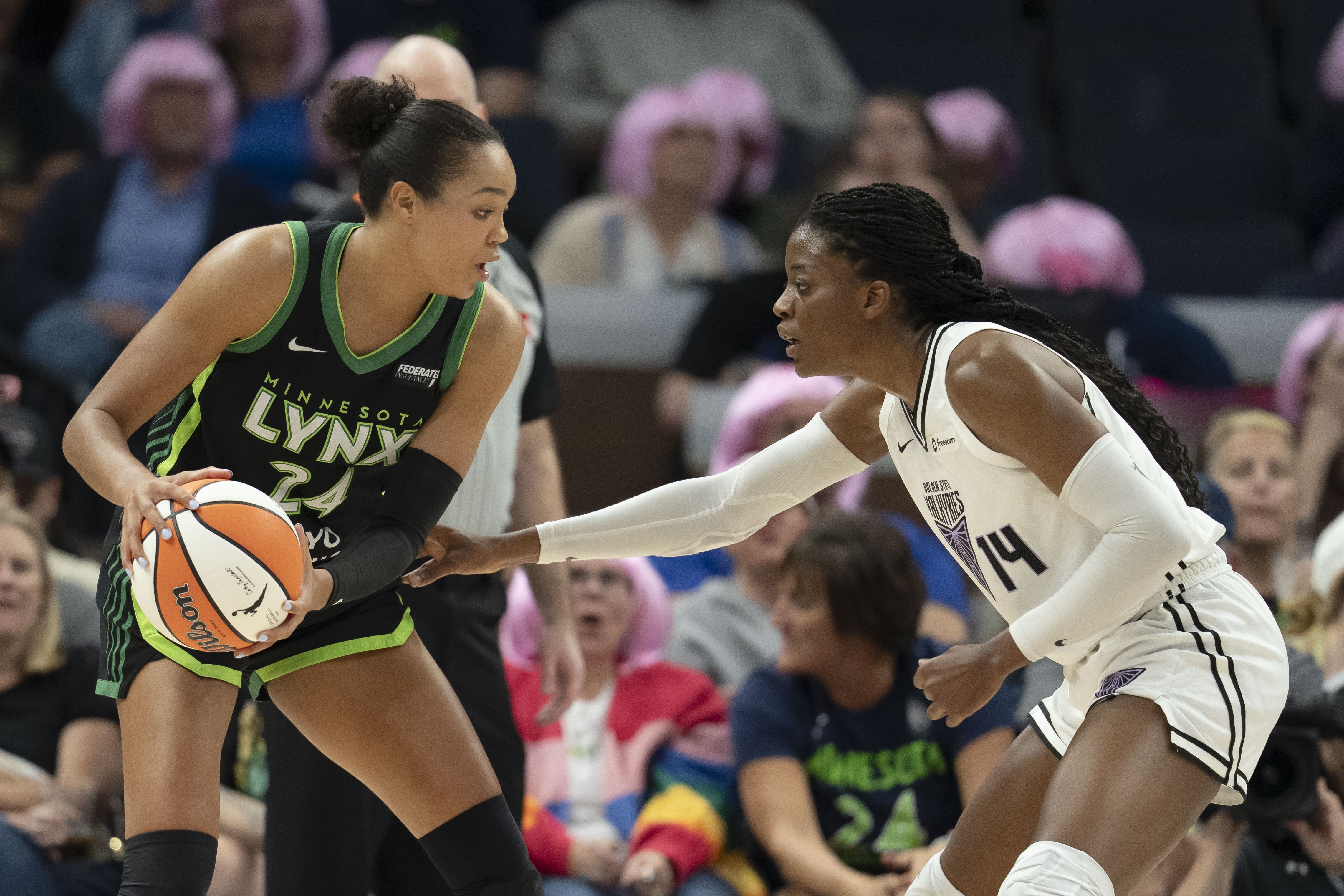 也要搶三？聯(lián)盟榜首山貓次節(jié)僅9分 女武神半場三分11中7領(lǐng)先13分