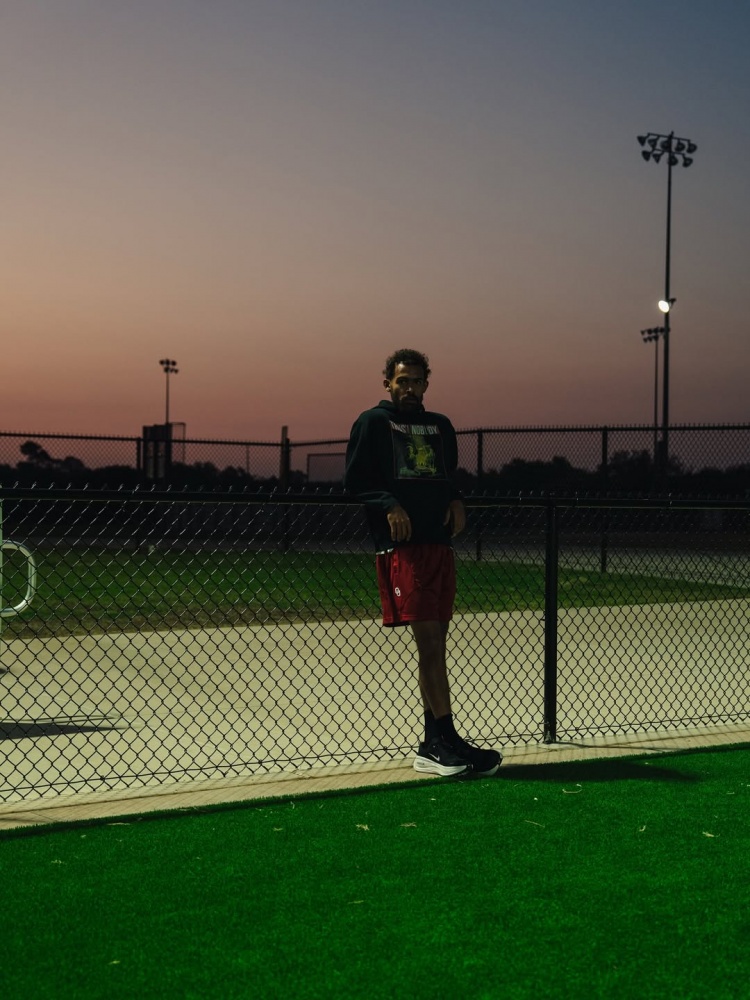 回應(yīng)爭(zhēng)議！特雷-楊曬訓(xùn)練照：人們更容易記住最近的事而忽略之前