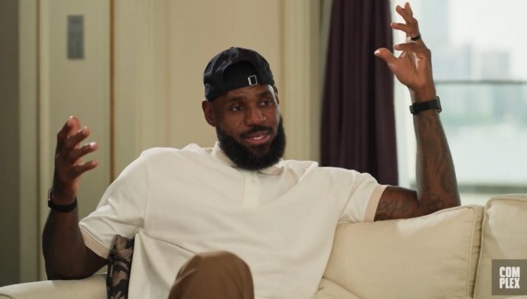 詹姆斯：我對(duì)Drake始終充滿愛(ài)意 我總是希望他一切順利