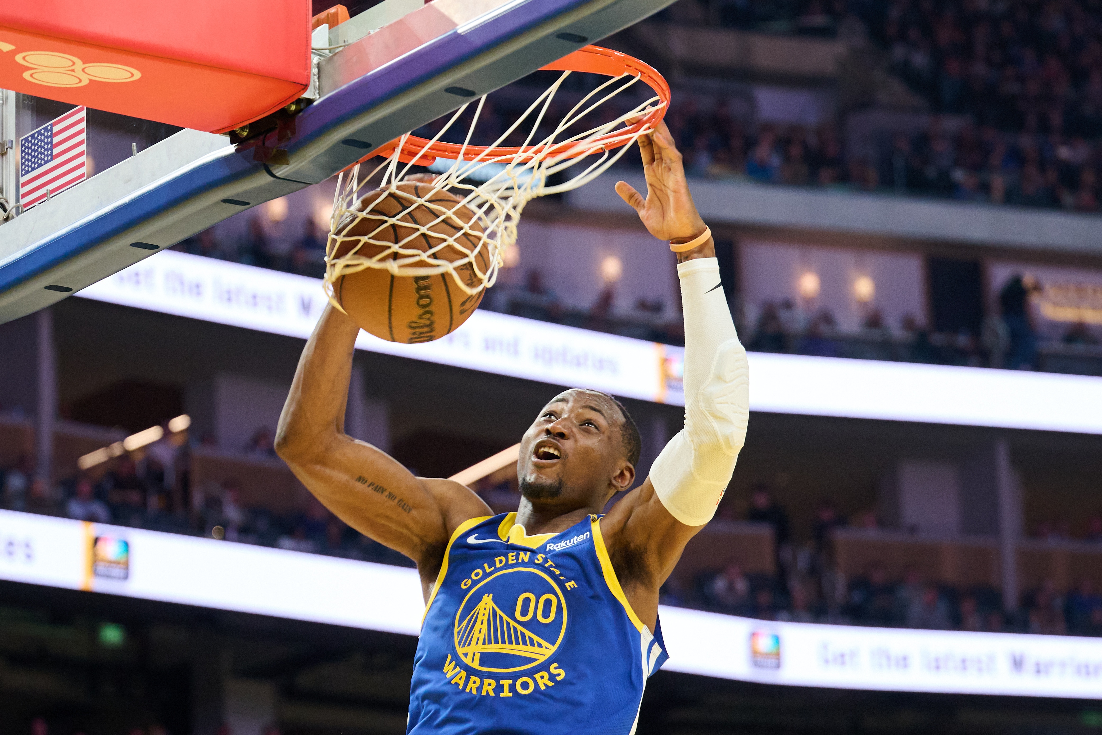 兩敗俱傷？退一步結(jié)束這場肥皂?。磕壳皫烀骷用媲暗娜齻€(gè)選擇