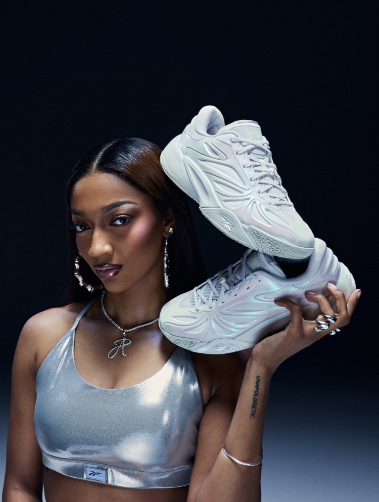 里斯談簽名鞋大賣：已經(jīng)淚流滿面了！感謝人們對我的支持！