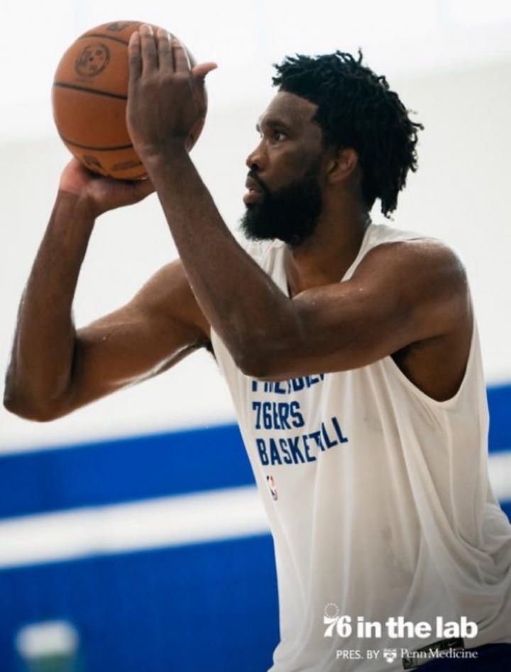 美記：恩比德在休賽期大幅減重瘦身 他已經(jīng)為新賽季做好了準(zhǔn)備