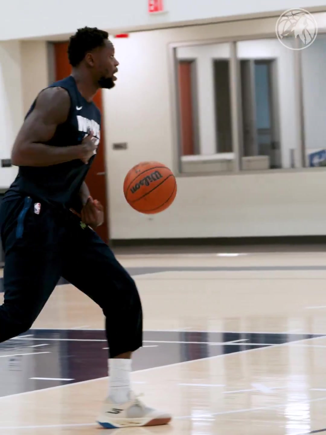 球隊兩大攻堅利器！森林狼官推曬愛德華茲和蘭德爾一起訓練視頻