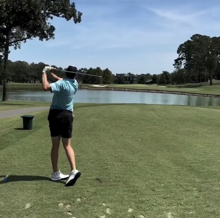 詹姆斯能在高爾夫上打爆你？里夫斯：我愛老詹 但這絕不會發(fā)生