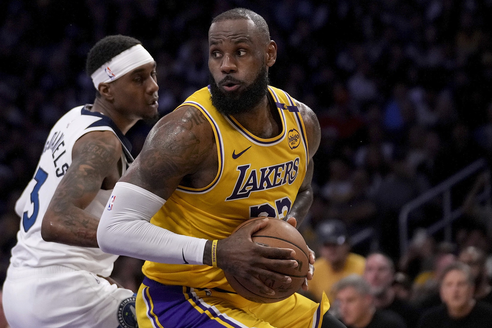 詹姆斯防守差？肯揚(yáng)-馬?。喝绻易銐蚵斆?那就無需過于賣力