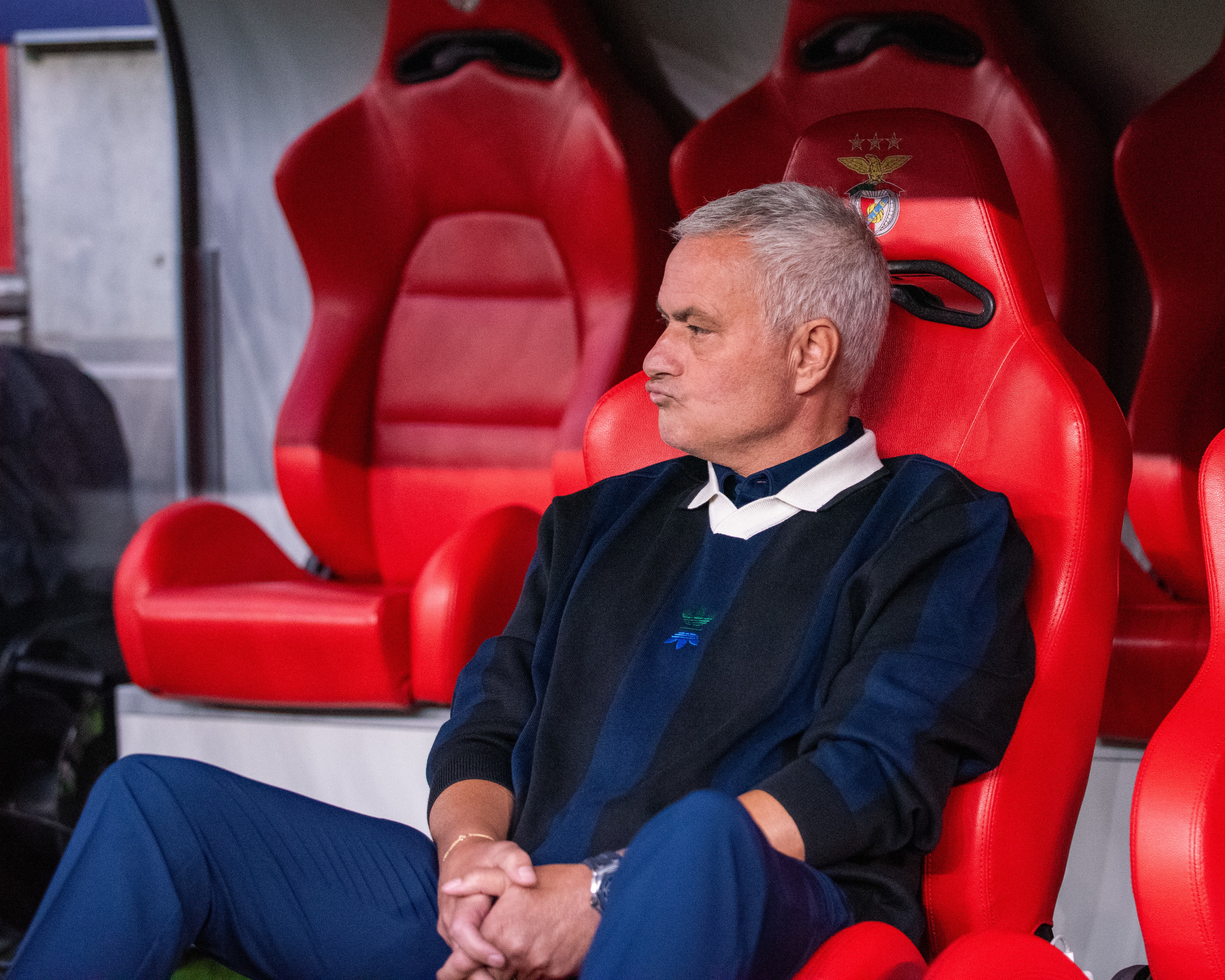 穆帥：來本菲卡不是為了惹惱波爾圖，因?yàn)槲蚁雸?zhí)教有雄心的俱樂部