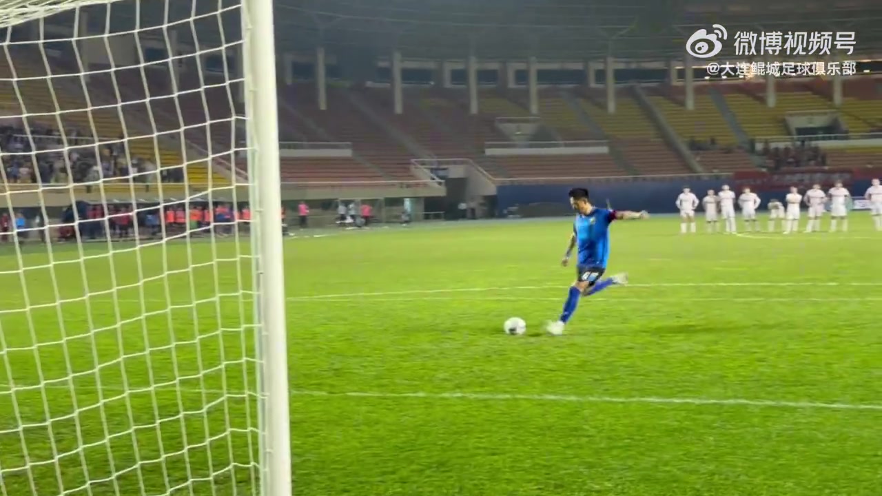 在大連鯤城客戰(zhàn)南通支云的比賽，宋志偉達(dá)成職業(yè)生涯300場(chǎng)里程碑