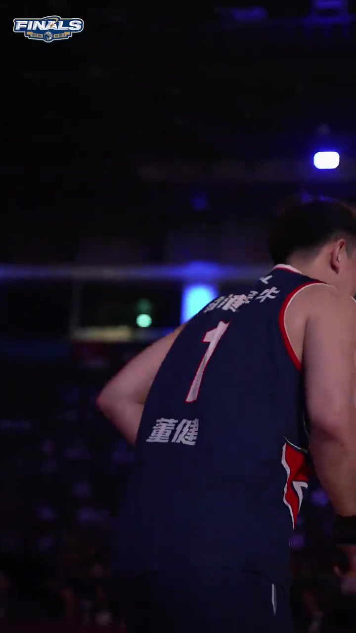 恭喜董健榮獲2025賽季常規(guī)賽MVP及三分王！