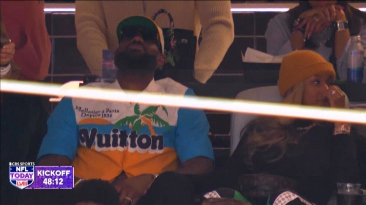 夸梅：老詹近2年開(kāi)始公開(kāi)討論家庭&以前少有 若真有不忠也會(huì)解決