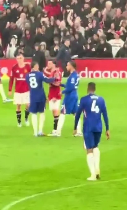 太陽報：芒特和恩佐恩怨未了，在曼聯(lián)vs切爾西賽后再次沖突