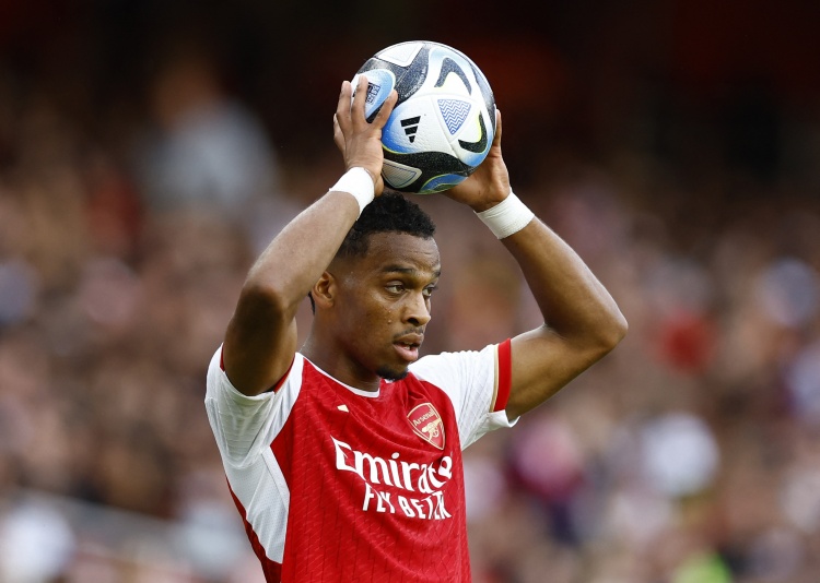 真的拼了！廷伯半場完成6次搶斷，超過阿森納其他隊友之和