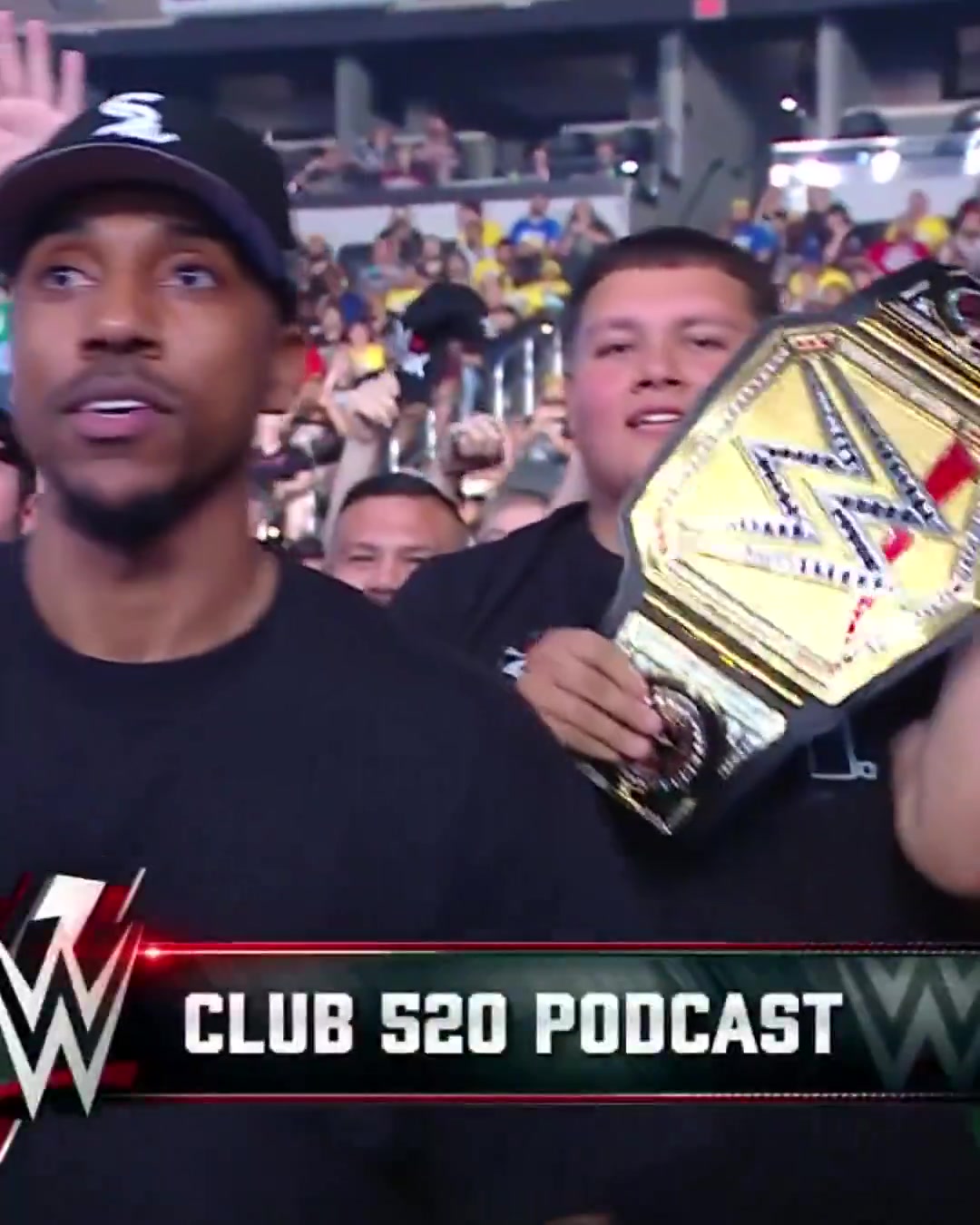 忠實(shí)摔迷！哈利伯頓和蒂格現(xiàn)場(chǎng)觀戰(zhàn)WWE“摔角狂歡”賽事