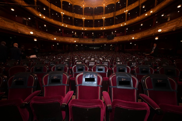 今年誰C位？金球獎官方曬照：現(xiàn)場準(zhǔn)備就緒，座位名單待揭曉