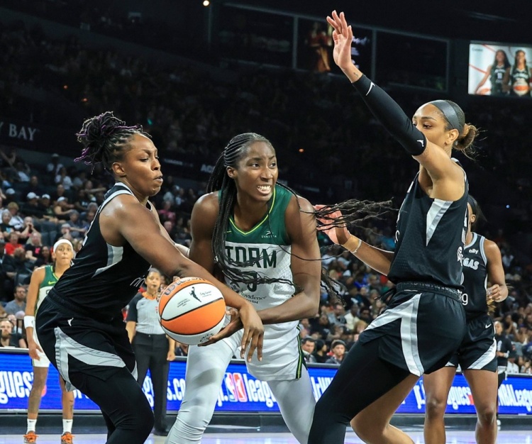 2025賽季美職女籃季后賽首輪回顧：四強(qiáng)逐鹿，激情四溢