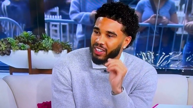 塔圖姆：沒(méi)有關(guān)閉新賽季復(fù)出的大門 現(xiàn)在每周六練