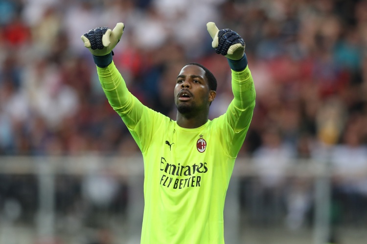 前曼晚主編：曼聯(lián)明夏仍考慮簽新一門(mén)，有意免簽邁尼昂并已接觸