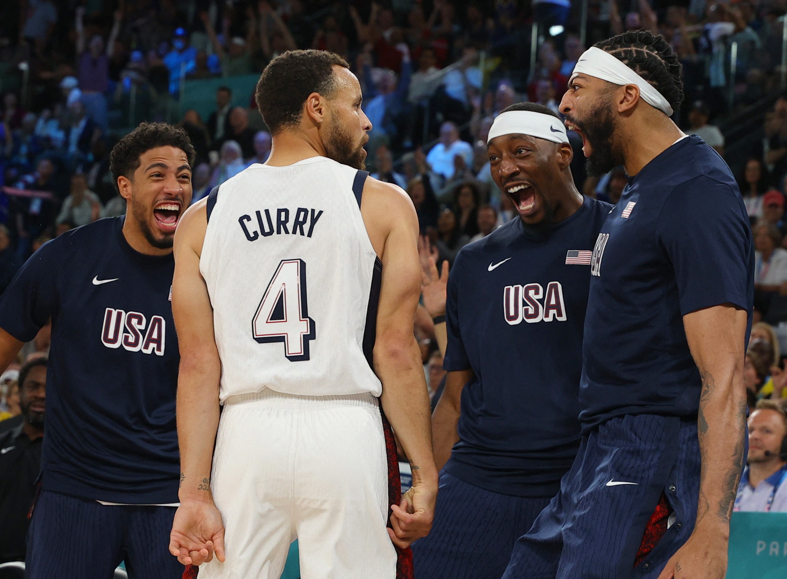 哈利伯頓：庫里是我打籃球以來見過最好的人 從沒任何人說他壞話